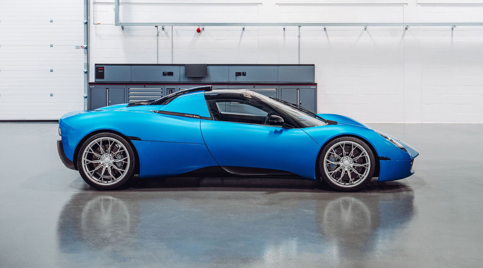 GMA T.33 Spider - side